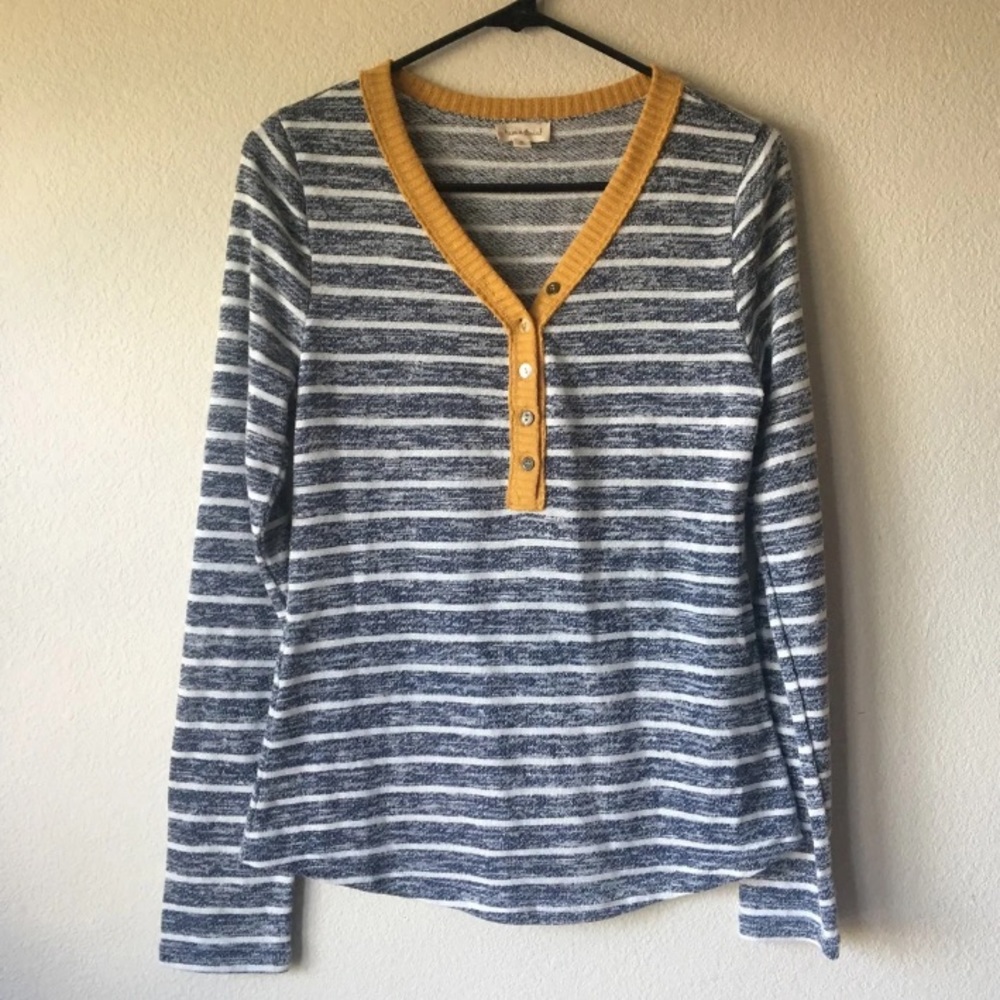 Hem & thread long sleeve shirt